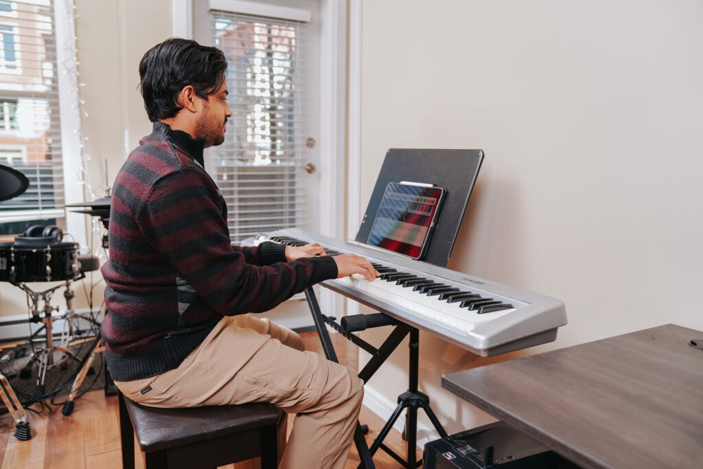 Portable Keyboard vs Stage Piano for Home Practice