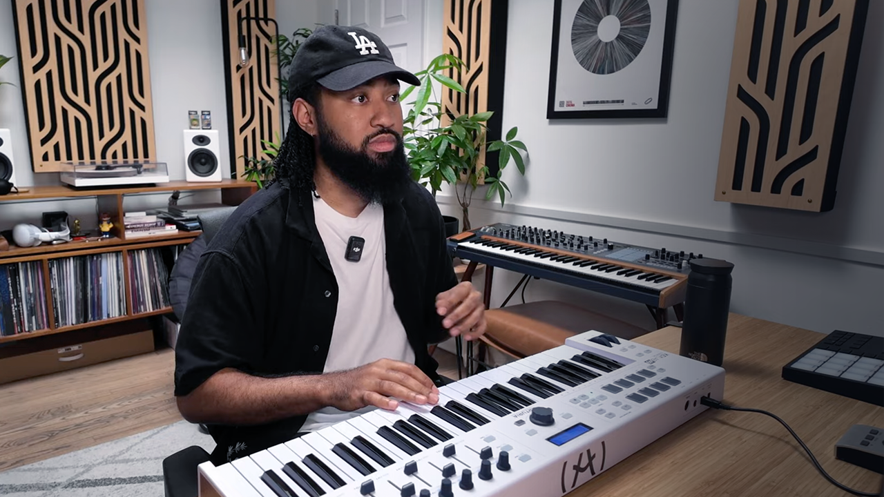 Best Keyboards for Seniors with Light Touch & Big Fonts