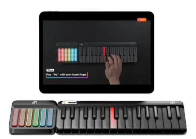 Digital piano vs smart keyboard: Which is better for your needs?