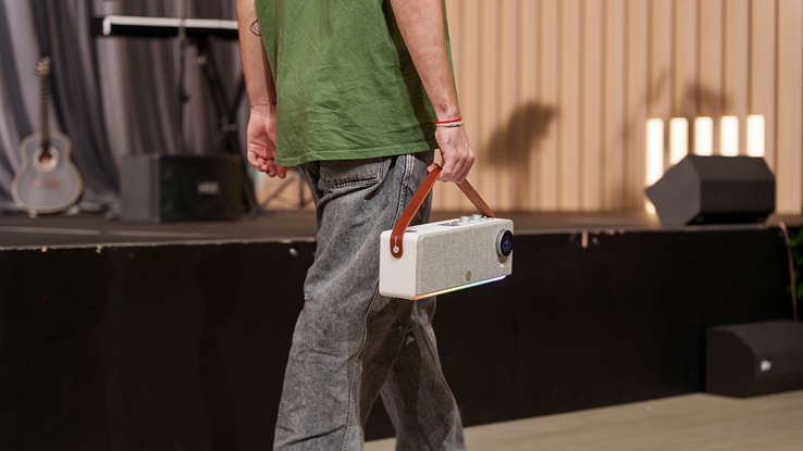 Built-In Speakers on Keyboards: Pros, Cons, and Who They’re For